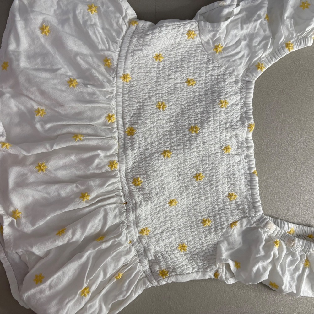 Japna White Embroidered Floral Smocked Peplum Top Ruffle Cap Sleeve S Feminine - Picture 10 of 10